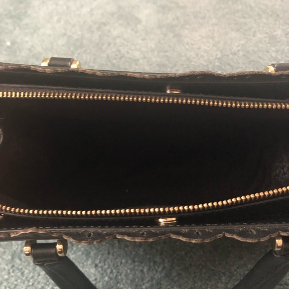 Kate Spade purse. - Picture 2 of 2